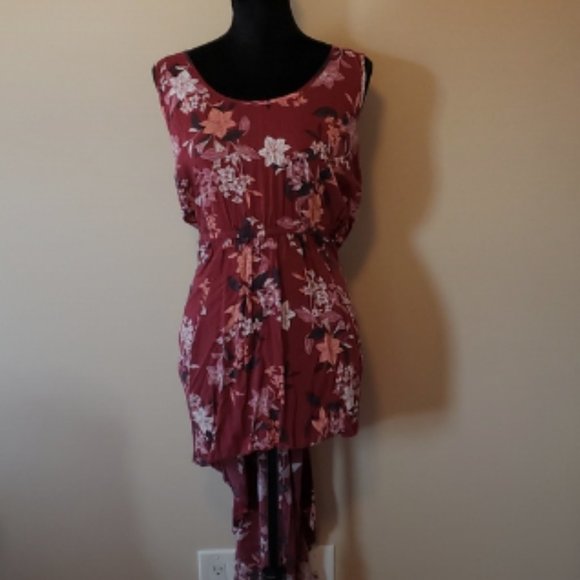 Torrid Hi-Lo red floral top 2X - Picture 3 of 5